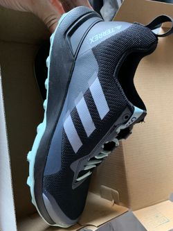 Adidas Woman’s 8 1/2