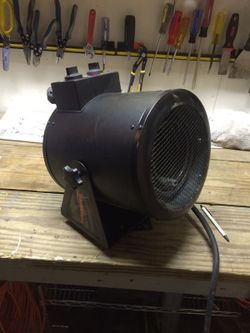 Remington 5K 240v garage heater for Sale in Wheaton, IL - OfferUp