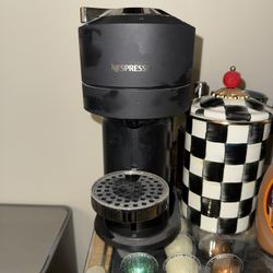 Vertuo Next Dark Gray & Aeroccino3 Milk Frother