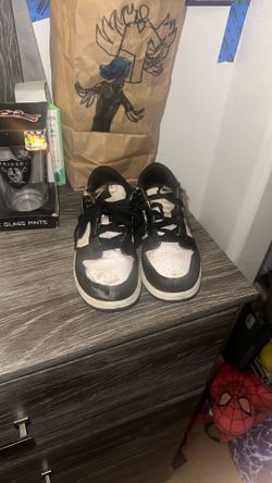 Black Nikes Pandas