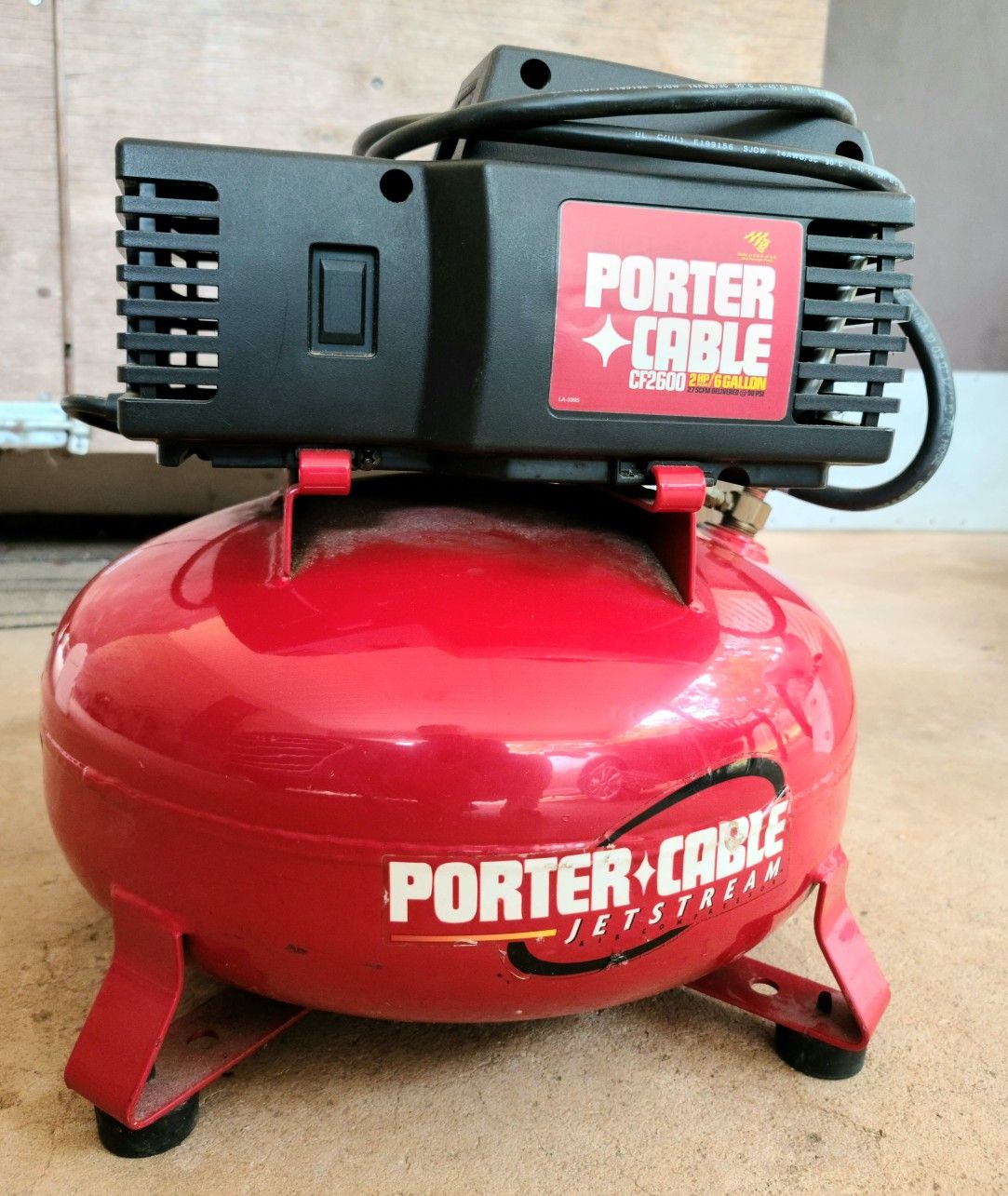 Porter-Cable CF 2600 Portable 6 Gallon Compressor