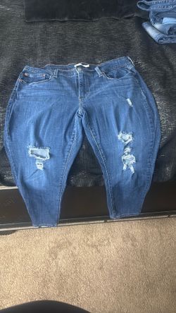Levi women’s jeans size 33