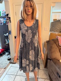 New Maui created beautiful dress in size large