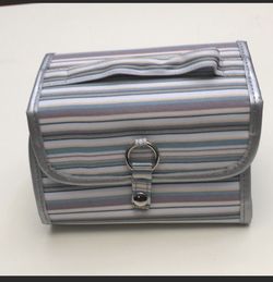    Cosmetic Bag 🦋 Free When You Bundle 