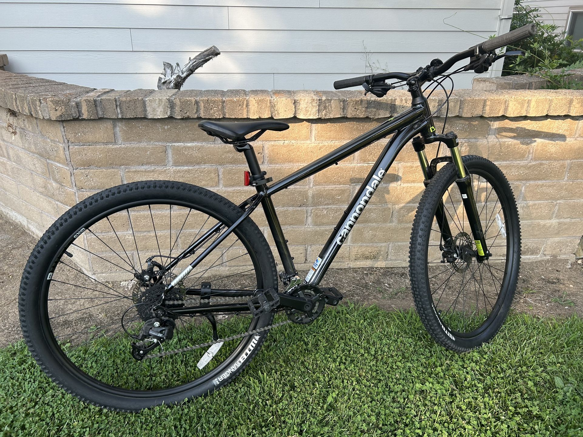 Cannondale Trail 8 Mountain Bike