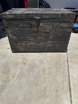 Free wooden chest
