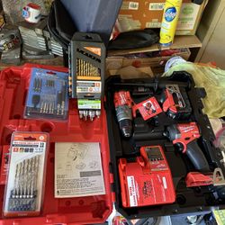 Milwaukee hammer Drill and Driver Set