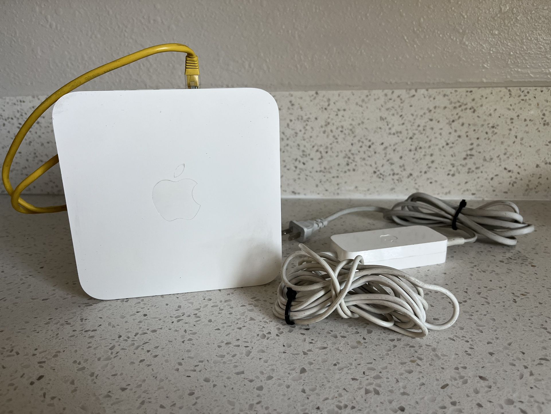 $30 Apple Wifi Router 