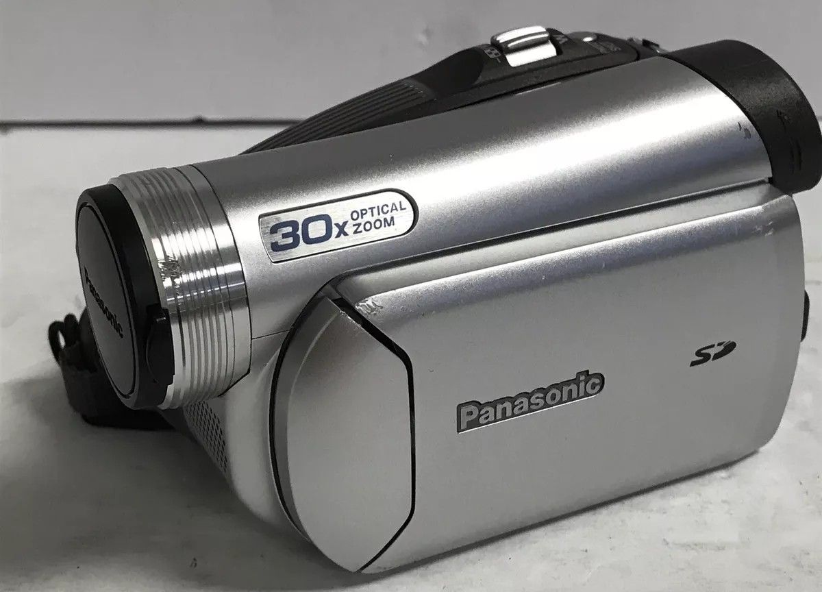 Panasonic PV-GS39 Mini DV Camcorder