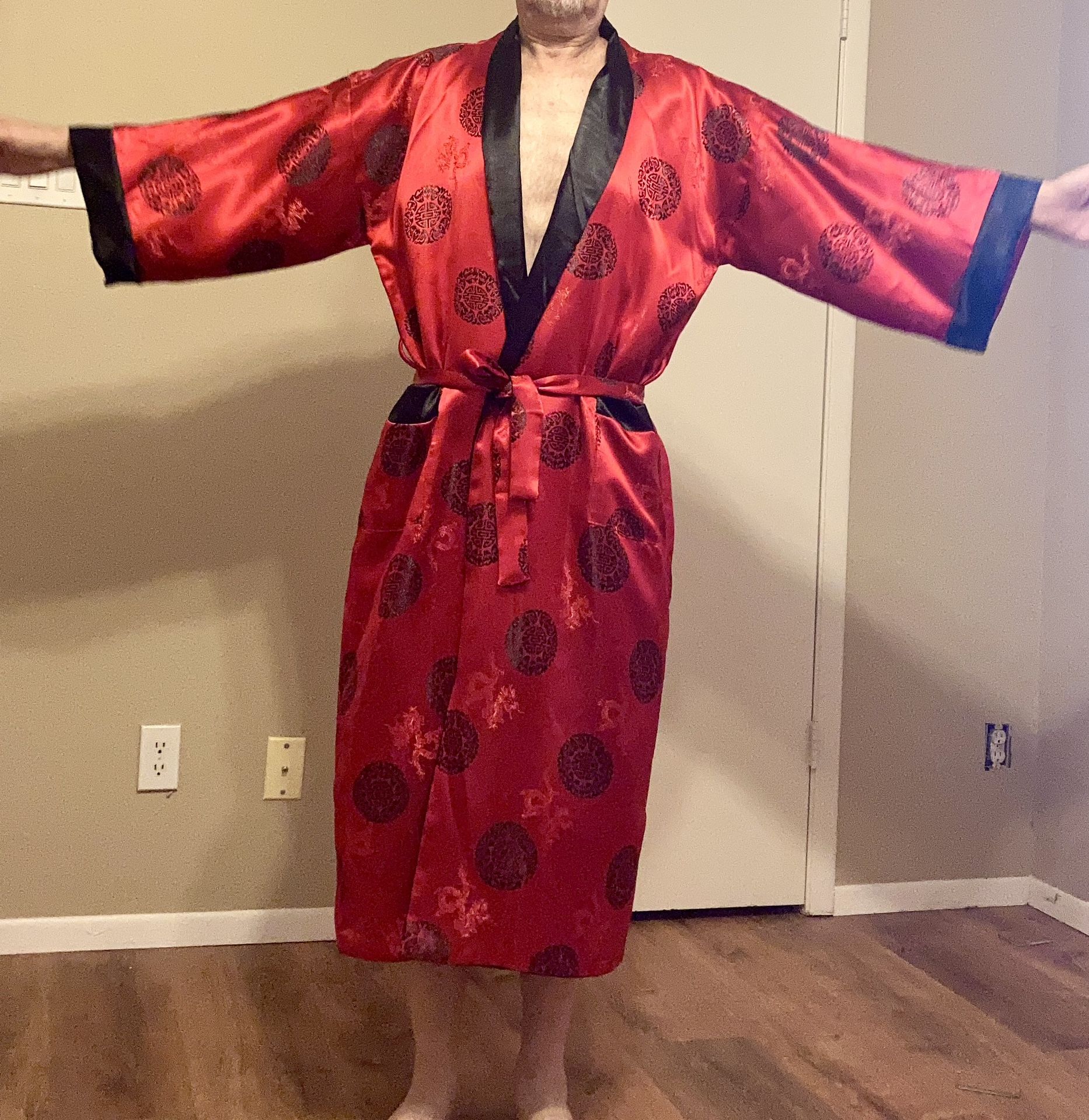 Mens Robe Red Embroidered Dragon Silky Satin Chinese Asian Japanese Kimono Wrap