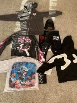 Vintage clothing willing too negotiate ❗️