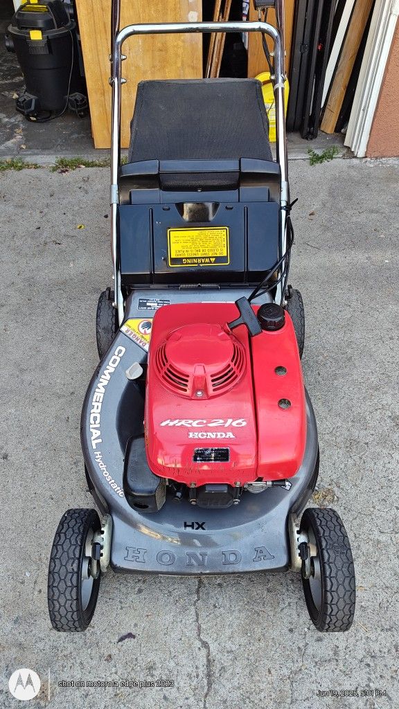 Honda HRC 216 Commercial Lawn Mower