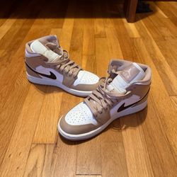 Nike Jordan 1 Mid Beige Desert/Sail/Black Sneakers