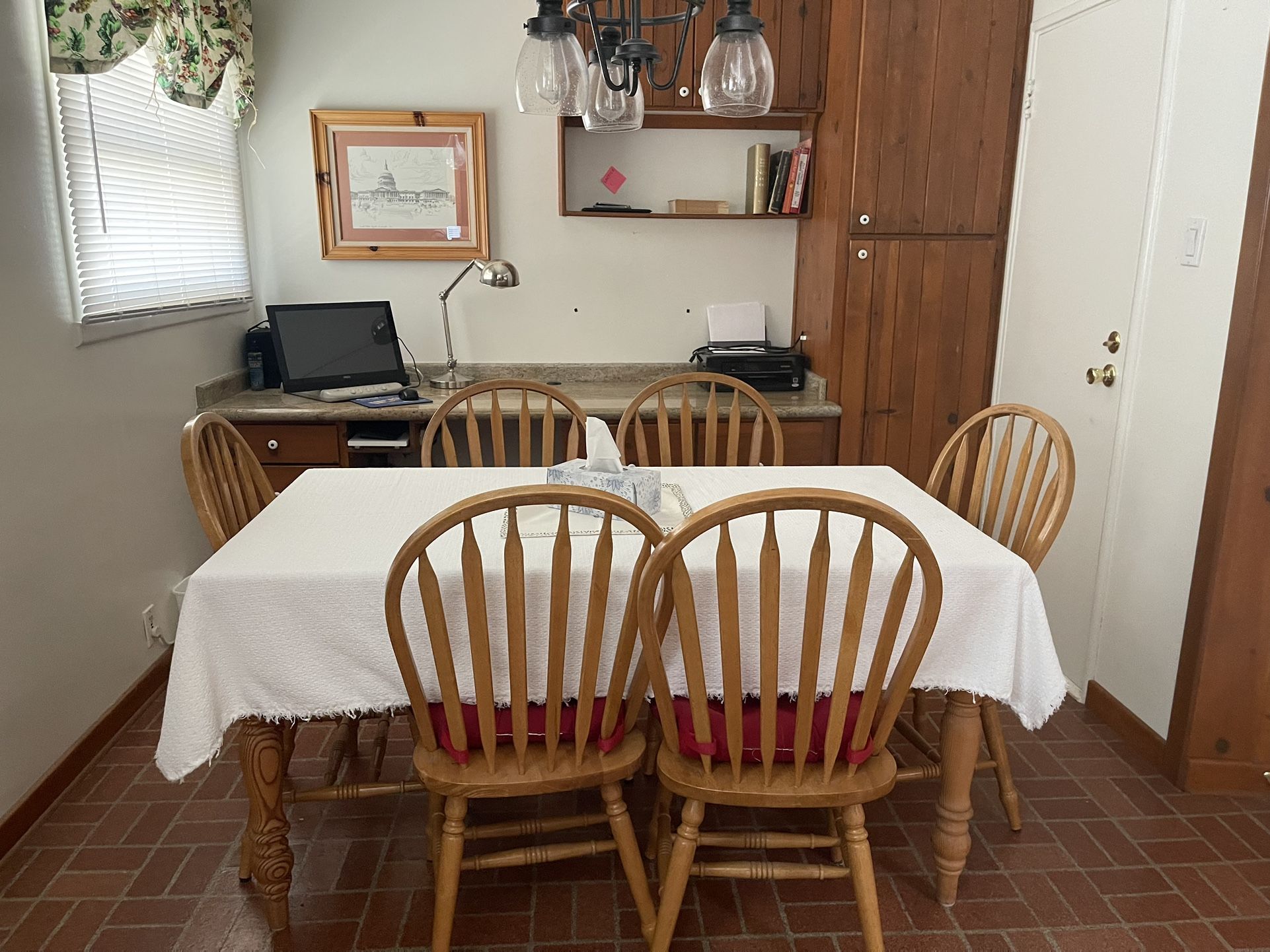 Dinning Table With Chairs