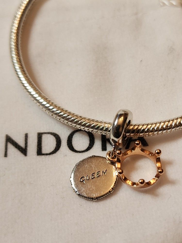 Pandora Bracelet With Charm 💯 %silver 9.25