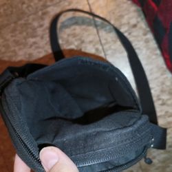 Nike-tech-cross-over body bag