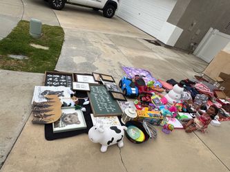 Garage Sale/ Corte Albano, Temecula