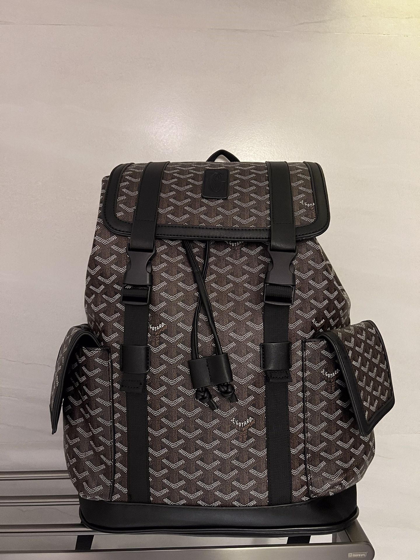 Goyard Backpack Gucci Lv Louis Vuitton Parade Fendi Shoes Slides Dior Givenchy Chrome Hearts Supreme Bape Jordan Retro