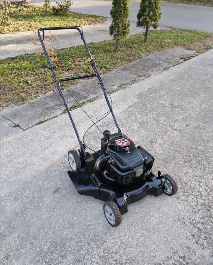 22" Gas Push Lawn Mower With New Blade $140 Firm!!!
