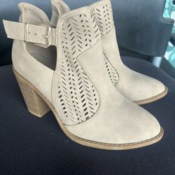 women’s boots