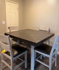 Nice Like New Dinning Table