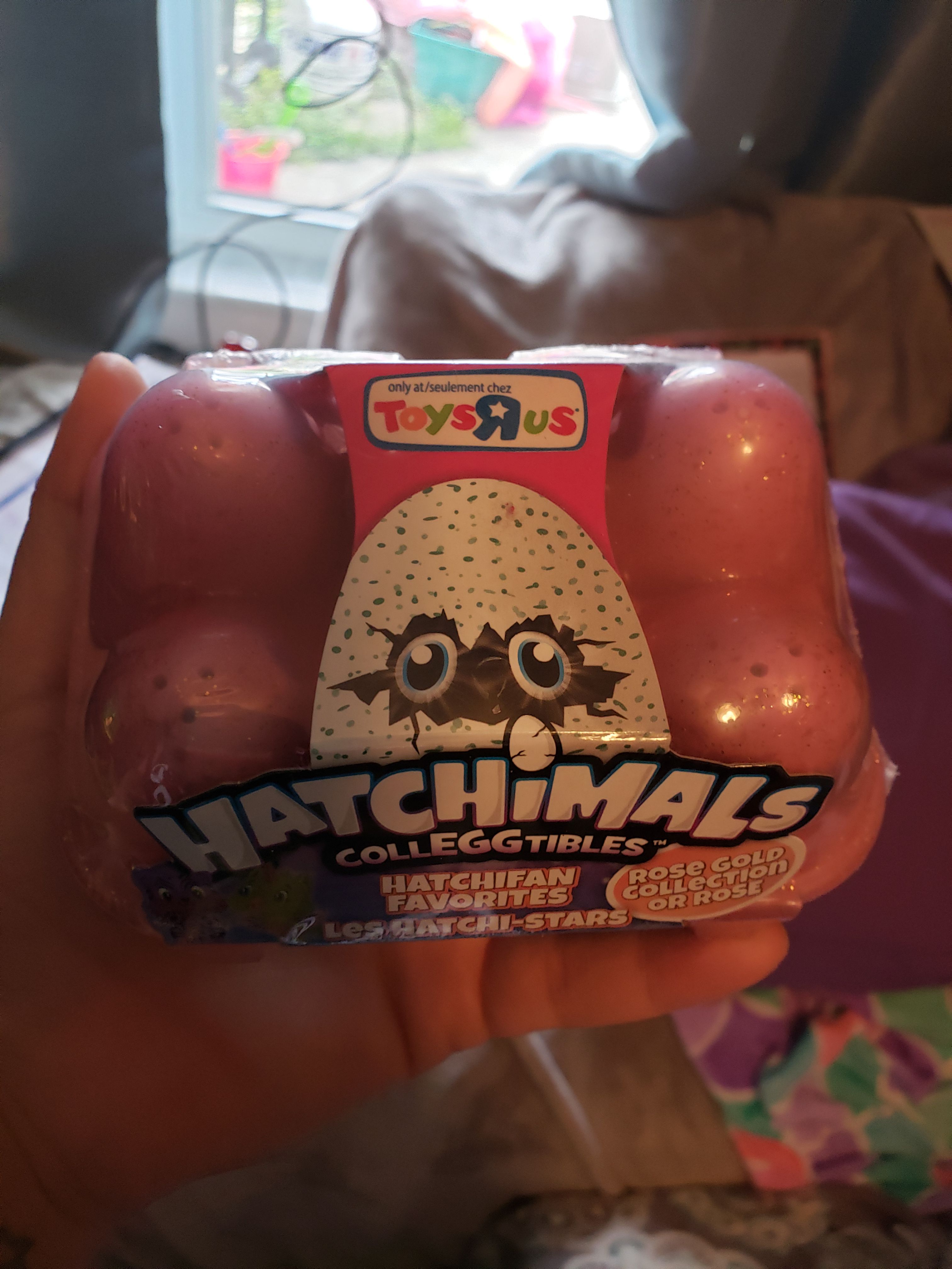 Toys R Us Exclusive Rose Gold Hatchimals 6 pack