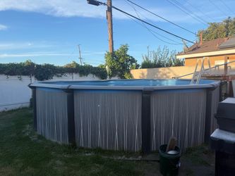 18'x52" Boreal Round metal walled Pool Set Up