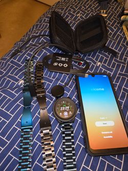 Samsung Galaxy Smartwatch with Accessories Bundle