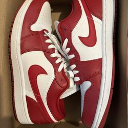 Jordan 1 Low white and red trainers