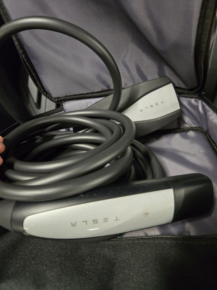 Tesla Mobile Charger