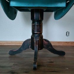 Round Drop Leaf  Dining Table