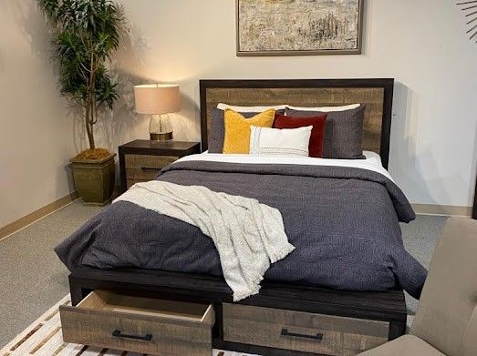 Vertani Black Queen Panel Bed, Dresser And Mirror
Ashley Furniture