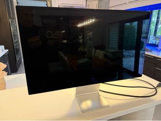 Apple 27” Studio Display