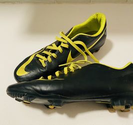 Nike Boys Soccer Shoes