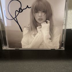 Taylor Swift Signed Picture