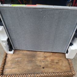 New Radiator for Cadillac STS W/O Cooling Lines