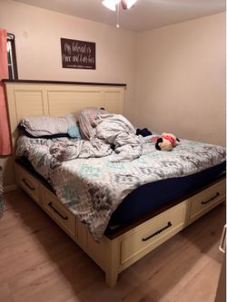 King size  BEDFRAME with storage