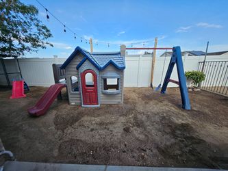 Kids little tikes Plastic Playhouse with Slide and Swing Set