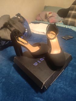 Windsor Heels Size 9