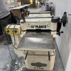 ShopFox 15” Planer - Three Knives & Integrated Mobile Base