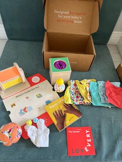 Lovevery The Senser Play Kit months 5, 6+
