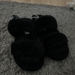 Fluff Black Uggs 