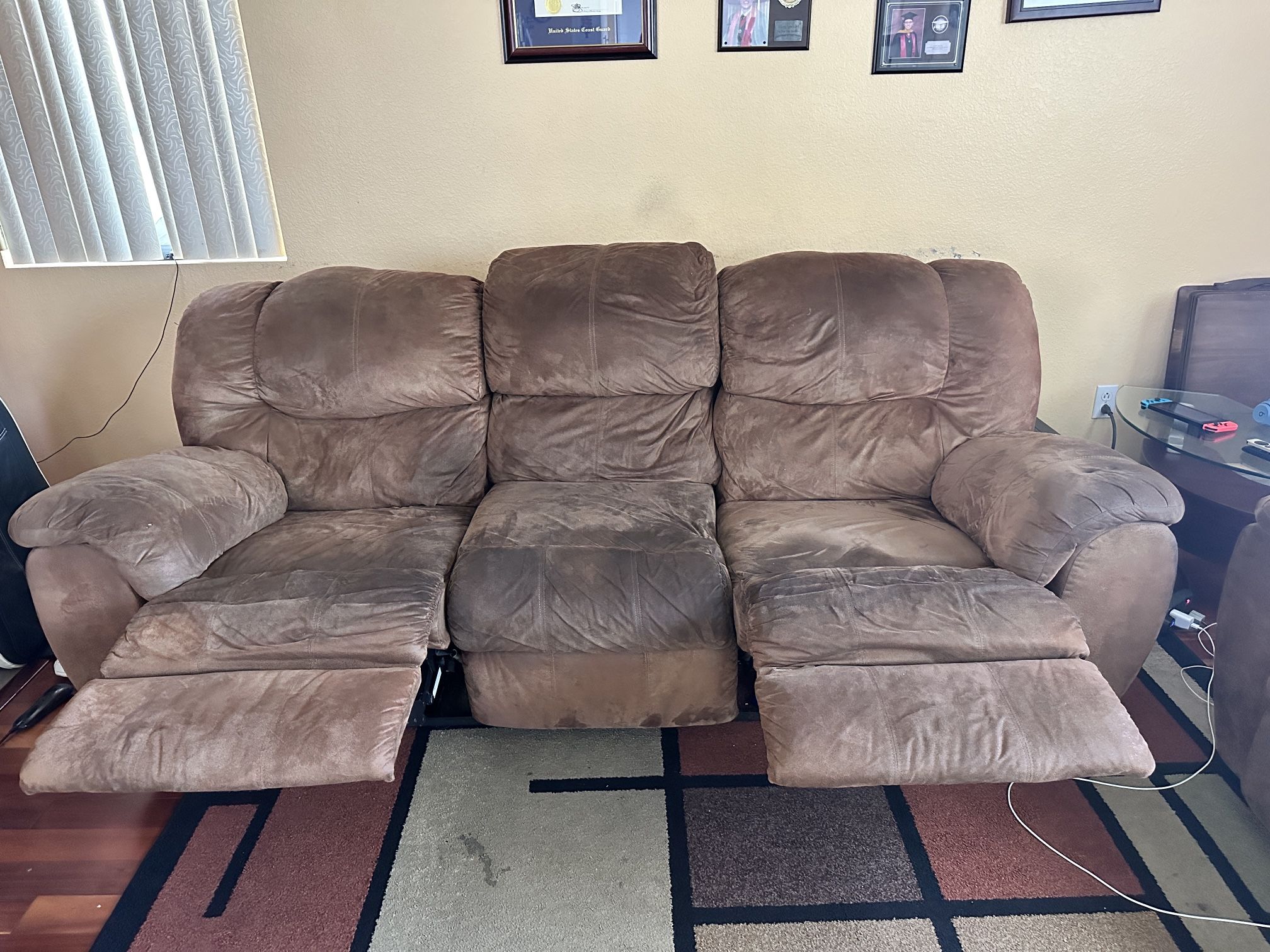 FREE Reclinable couches