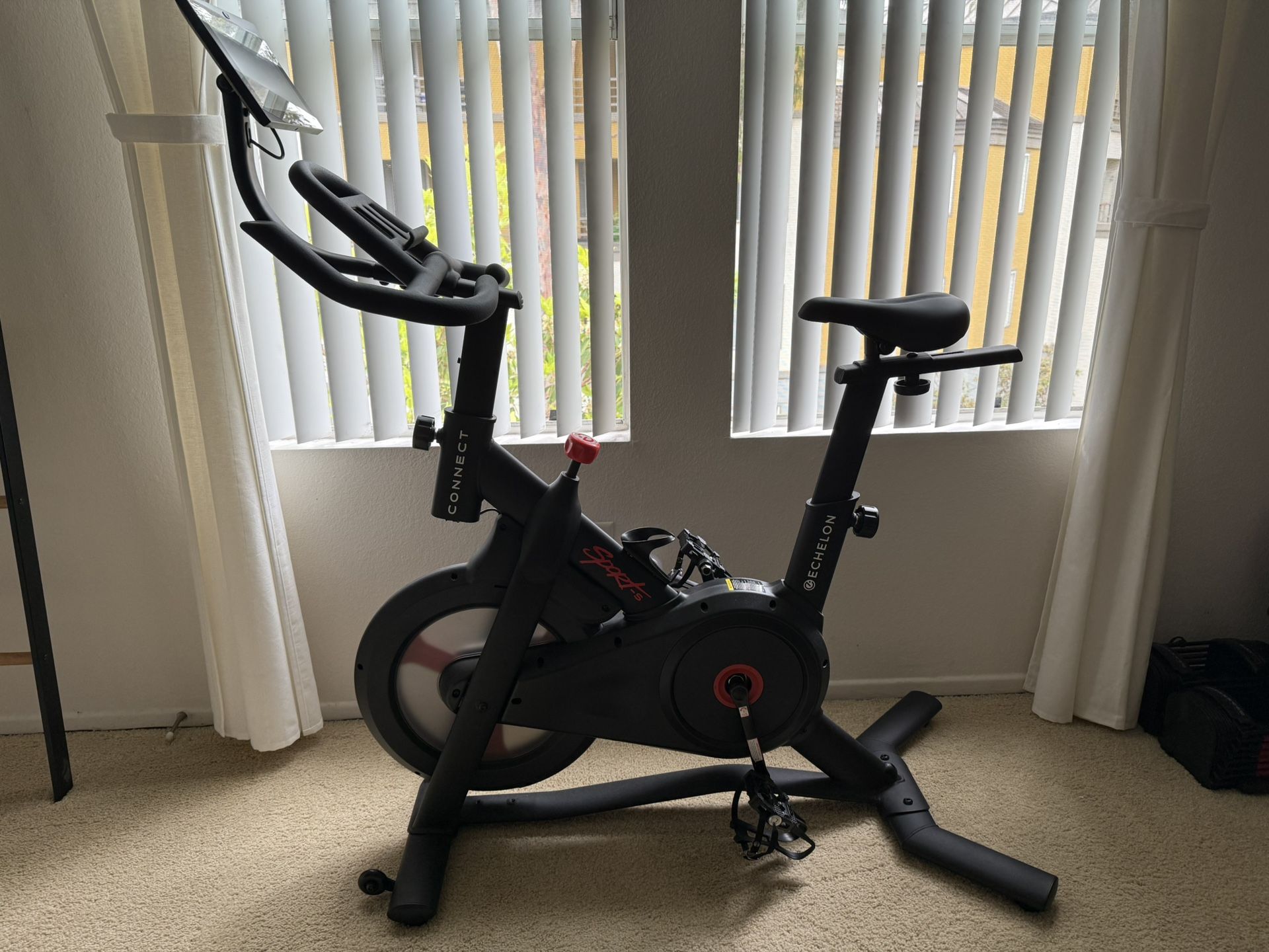 Echelon Bike Upright Exercise Bike