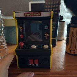 Mini Pac-Man Arcade Game 