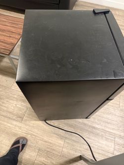Mini fridge