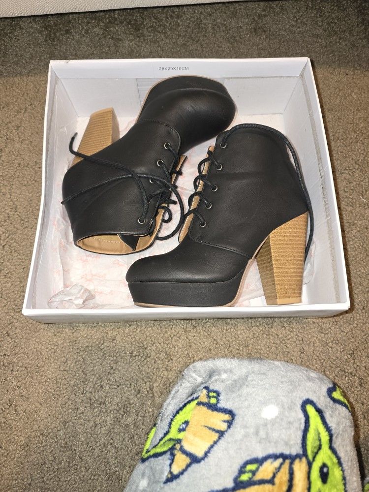 Size 5.5 Black Qupid Lace Up Booties