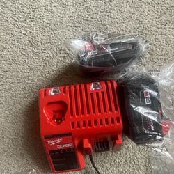 Milwaukee M18 3.0ah Battery With Charger And 1,5ah Battery New