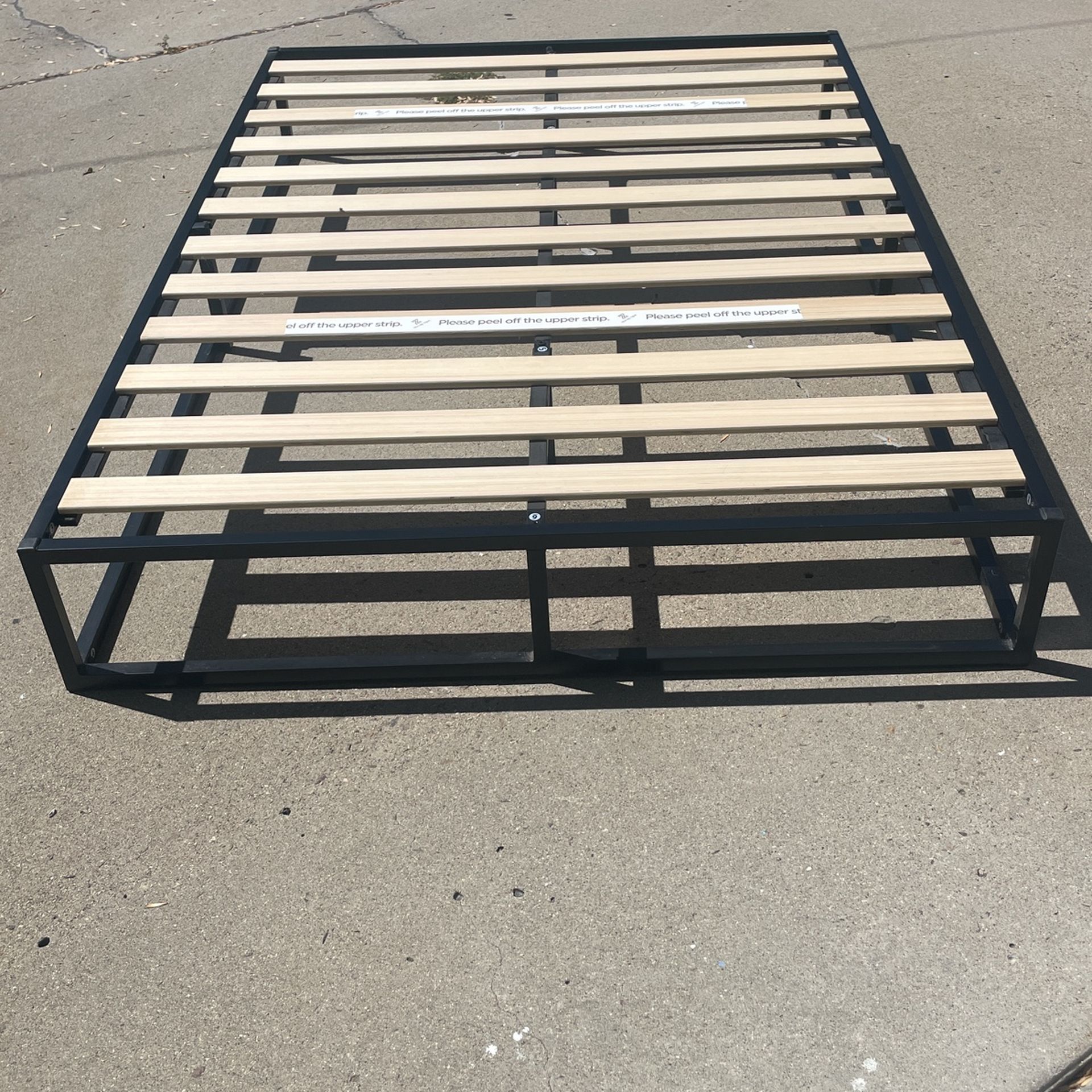 Full Platform Bed Frame (like New)