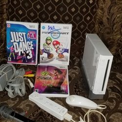 NINTENDO  WII  CONSOLE  WHITE  CONTROL  CABLES  Y  JUEGOS  En  EXCELENTES  CONDICIONES 